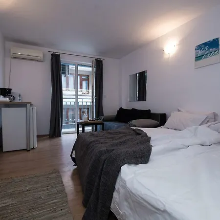 Cherry Garden1 Apartment Nesebar